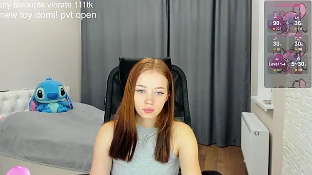 Snapshot of Hot_Mia_ chatting on 12-04-24, 11:24 Hot Mia online show from 12-04-24, 11:24