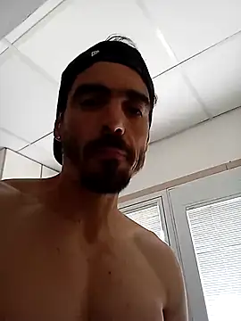 Snapshot of Luckyan10 chatting on 10-28-25, 01:21 Luckyan10 online show from 10-28-25, 01:21