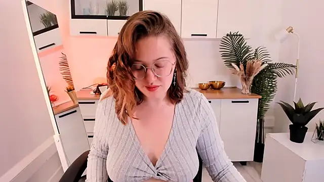 Snapshot of Charmy_Gracy chatting on 02-24-26, 10:49 Charmy Gracy online show from 02-24-26, 10:49