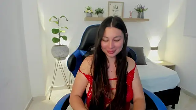 Snapshot of bella_99_ chatting on 05-11-26, 04:04 bella 99 online show from 05-11-26, 04:04