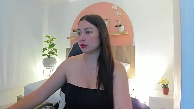 Snapshot of bella_99_ chatting on 04-22-26, 11:17 bella 99 online show from 04-22-26, 11:17