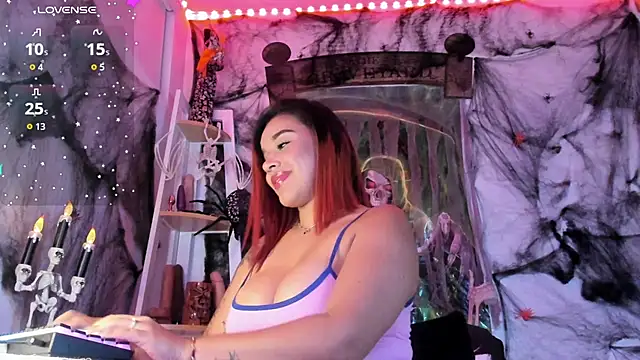 andrea lopezz  online show from 10-09-25, 02:56