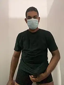 Snapshot of MALEHYPER chatting on 09-18-25, 10:40 MALEHYPER online show from 09-18-25, 10:40