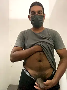 Snapshot of MALEHYPER chatting on 10-30-25, 04:55 MALEHYPER online show from 10-30-25, 04:55