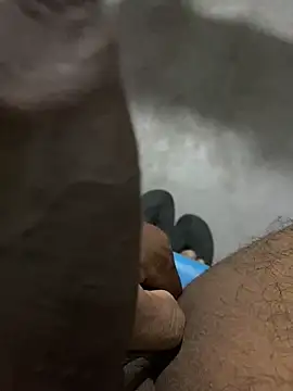 Snapshot of MALEHYPER chatting on 02-21-25, 12:27 MALEHYPER online show from 02-21-25, 12:27