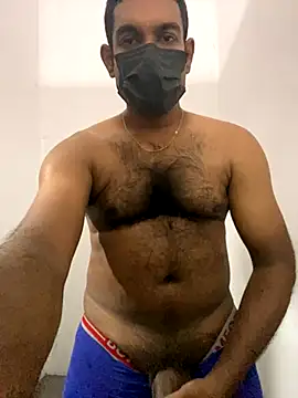 Snapshot of MALEHYPER chatting on 10-16-25, 12:24 MALEHYPER online show from 10-16-25, 12:24