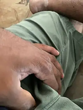 Snapshot of MALEHYPER chatting on 03-09-25, 02:10 MALEHYPER online show from 03-09-25, 02:10