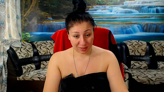 MoistMady online show from 04-11-26, 11:03