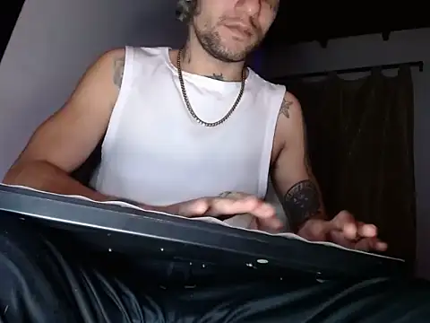 Christian Stiven1 online show from 02-05-25, 04:06