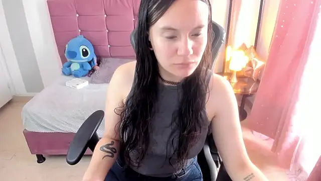 Snapshot of Wanda_sg chatting on 06-20-26, 04:12 Wanda sg online show from 06-20-26, 04:12