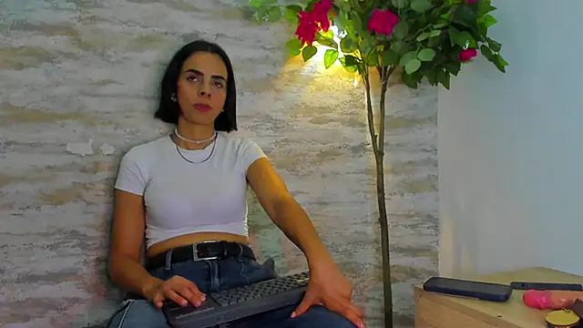 Amelia Myers online show from 10-11-25, 08:10