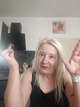 GeileEstelle online show from 10-26-25, 04:40