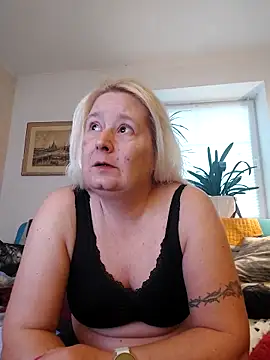 GeileEstelle online show from 11-14-25, 01:59