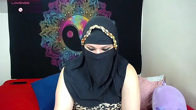 evelyn  salah online show from 10-26-25, 08:42