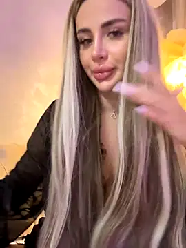 AshleySinn online show from 10-07-25, 08:32