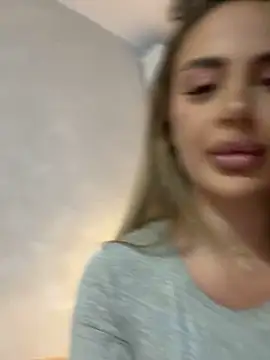 AshleySinn online show from 10-29-25, 04:50