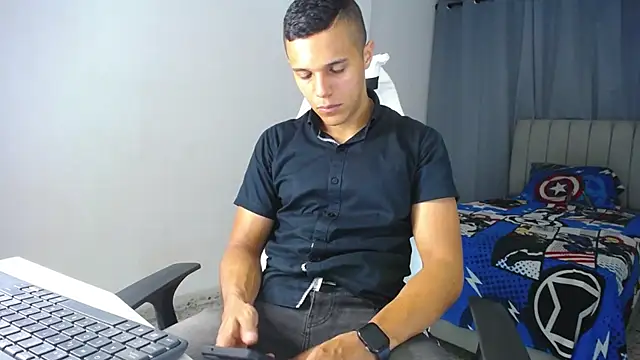 Snapshot of DavidAngell7 chatting on 03-18-25, 01:02 DavidAngell7 online show from 03-18-25, 01:02