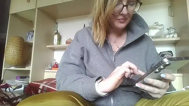 LiquidLeonie online show from 03-24-26, 12:27