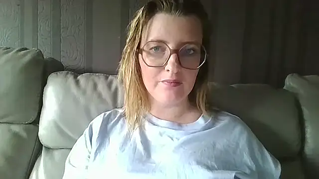 LiquidLeonie online show from 04-05-26, 10:11