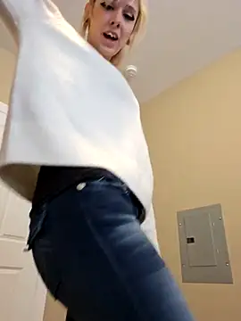 AmethystFoxx online show from 10-06-25, 08:09