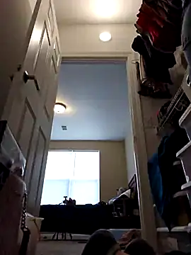 AmethystFoxx online show from 10-01-25, 06:45