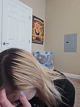 AmethystFoxx online show from 05-22-26, 07:01