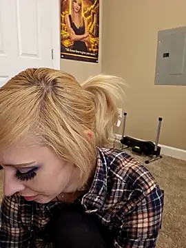 AmethystFoxx online show from 03-15-26, 09:44