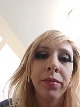 Snapshot of AmethystFoxx chatting on 06-21-26, 05:19 AmethystFoxx online show from 06-21-26, 05:19