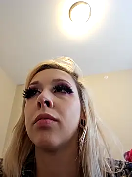 AmethystFoxx online show from 11-04-25, 09:18