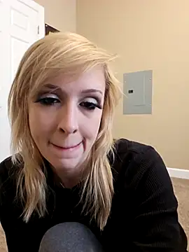 AmethystFoxx online show from 04-04-26, 05:19