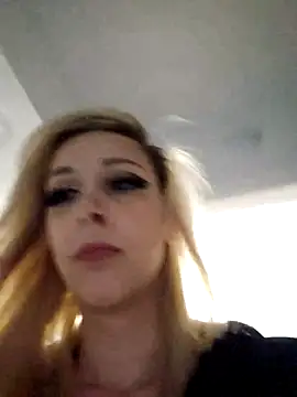 AmethystFoxx online show from 02-04-26, 09:43