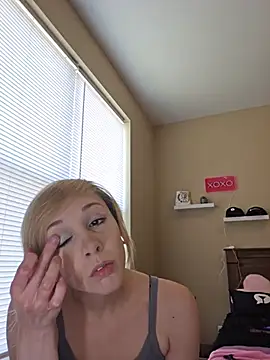 AmethystFoxx online show from 05-29-26, 06:36