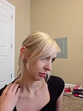 AmethystFoxx online show from 09-13-25, 06:52