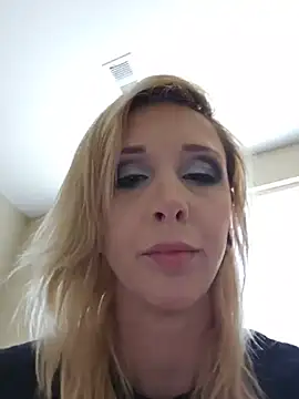 AmethystFoxx online show from 05-15-26, 05:11