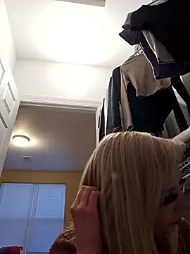 AmethystFoxx online show from 01-05-26, 10:24