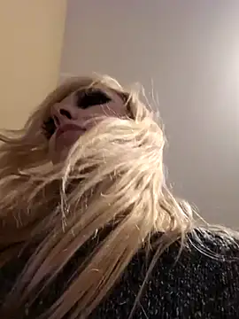 AmethystFoxx online show from 12-22-25, 10:21