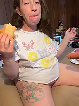 Mini And The Bear online show from 03-07-26, 07:19