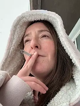 Mini And The Bear online show from 02-19-26, 07:44