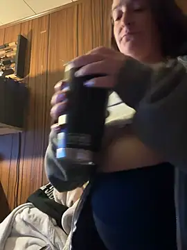 Mini And The Bear online show from 02-25-26, 12:00