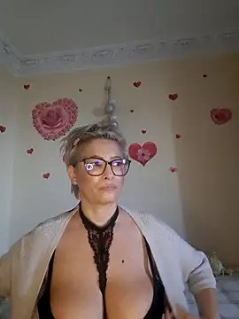 BellaBellaHot online show from 11-17-25, 09:24