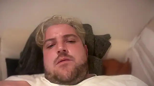 Snapshot of cazzo90p chatting on 10-13-25, 12:34 cazzo90p online show from 10-13-25, 12:34