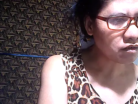 sweetsosie18 online show from 06-11-26, 01:49