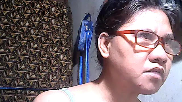 sweetsosie18 online show from 04-11-26, 07:45