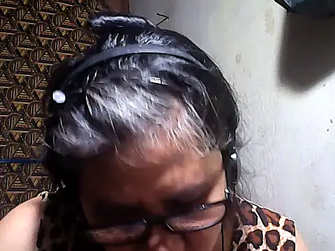 sweetsosie18 online show from 01-06-26, 08:02