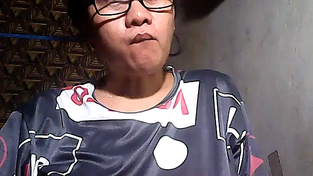 sweetsosie18 online show from 12-18-25, 05:23