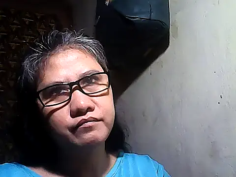 sweetsosie18 online show from 12-19-25, 05:32