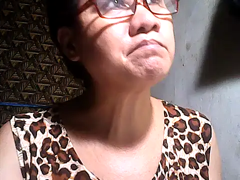 sweetsosie18 online show from 06-11-26, 03:53