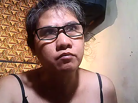 sweetsosie18 online show from 12-21-25, 07:54