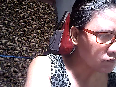 sweetsosie18 online show from 05-31-26, 04:13