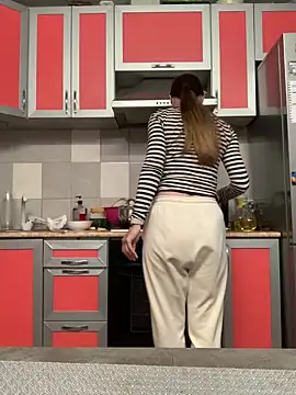 Snapshot of SeducingYoghourt chatting on 03-19-25, 03:40 SeducingYoghourt online show from 03-19-25, 03:40